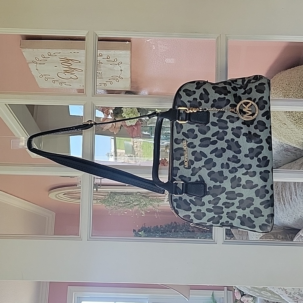 Shoulder bag